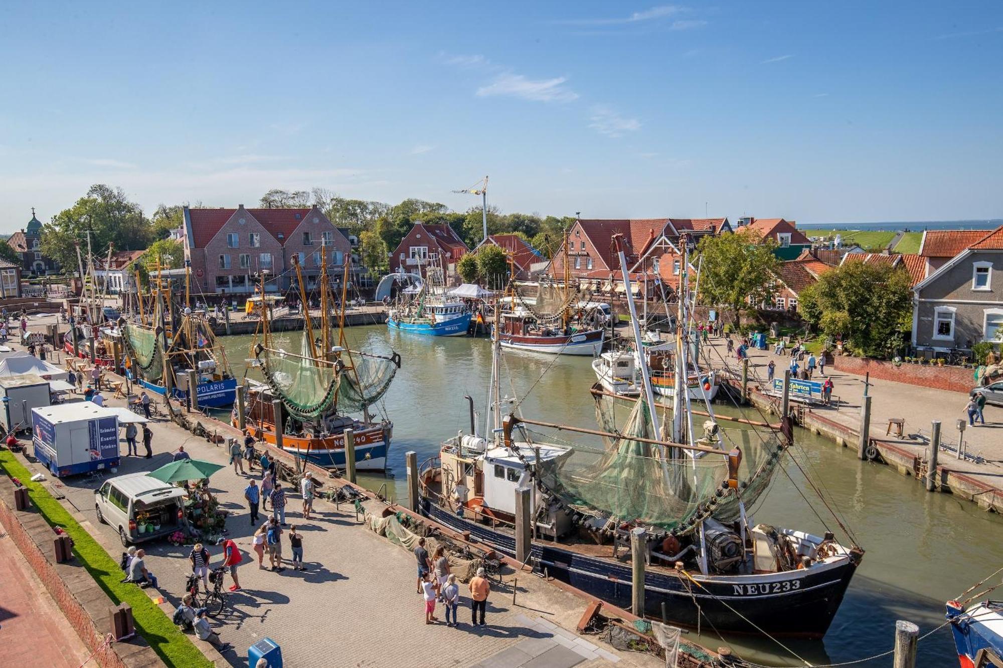 Plattbodenschiff Pandion Hotel Neuharlingersiel Exterior foto